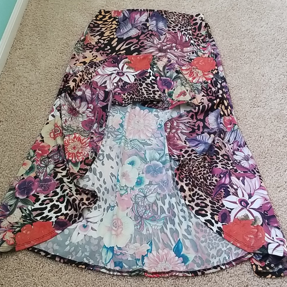 Eye-Catching Knit Hi-Lo Skirt